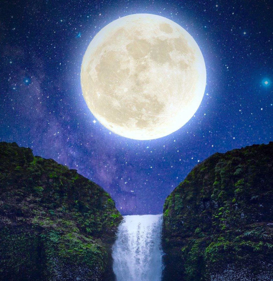 The Last Full Moon Of The Year Makes You Grow Spiritually